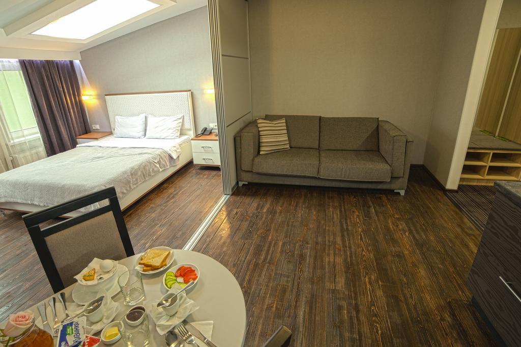 Apart Hotel Kvartira 1 Odessa Dış mekan fotoğraf